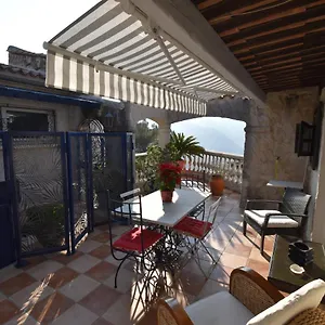 Climatise Et Sa Terrasse Privee En Apartment